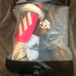 NWT Adidas Shinguard child size S (4-6)